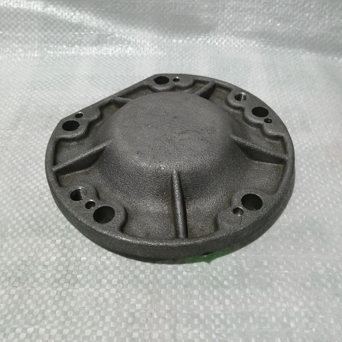 Крышка промеж. вала КПП 14-1701068