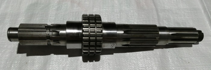 Вал вторичный 105 142-1701105